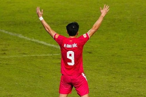 Nguyễn Đình Bắc lập hat-trick lịch sử tại V-League: Kỳ tích 5 mùa giải và khát vọng vươn tầm châu Á