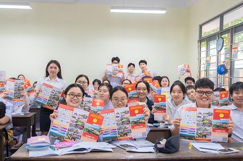 'Chạm' bức tranh thực tế môi trường đại học