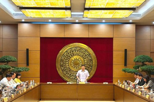 Khởi đầu nhiệm kỳ bằng hành động, niềm tin