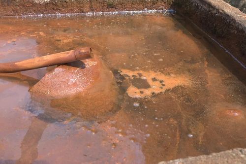 Người dân 'chật vật' vì thiếu nước sạch