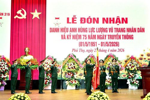 Sư đoàn 316 đón nhận danh hiệu Anh hùng lực lượng vũ trang nhân dân lần thứ 2