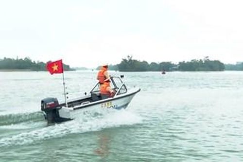 Tăng cường kiểm tra thuyền rồng sông Hương, bảo đảm an toàn du khách dịp lễ