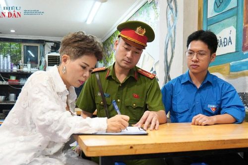 Công an phường Kim Liên giải bài toán trật tự đô thị từ tư duy 'Trên dưới đồng lòng, dọc ngang thông suốt'