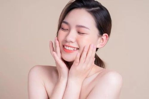 Đi chơi lễ nắng gắt da vẫn căng mọng: 5 thói quen 'khóa ẩm' cực đơn giản cho cả mùa hè, các nàng nên áp dụng