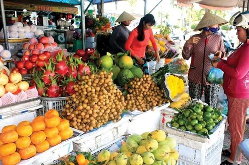 Cảnh báo: 5 loại quả quen thuộc dễ 'ngậm' thuốc trừ sâu, ai thích ăn càng phải cẩn trọng