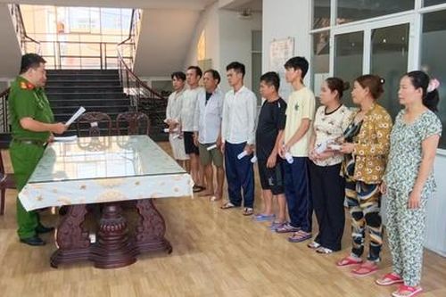 Băng nhóm thứ 2 chuyên dàn cảnh cướp giật tài sản tại Tân Huê Viên bị triệt phá, khởi tố 10 bị can