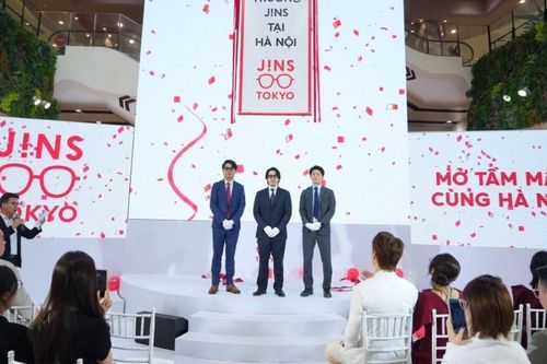 Thương hiệu kính mắt hàng đầu Nhật Bản Jins mở cửa hàng đầu tiên tại Hà Nội
