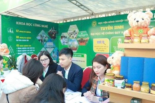 Học viện Nông nghiệp Việt Nam dừng quy định sinh viên phải tham gia câu lạc bộ tối thiểu 24 tháng