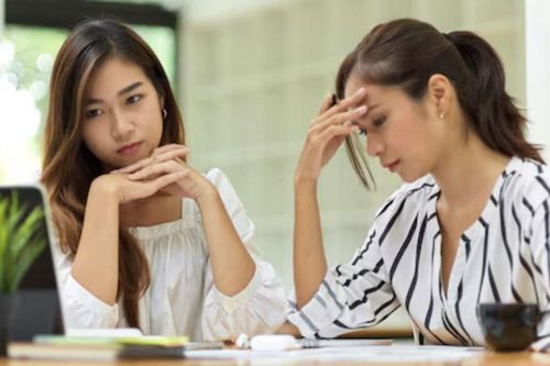 Chọn sai bạn, cả đời trả giá: 3 kiểu người càng thân càng dễ khiến bạn trắng tay