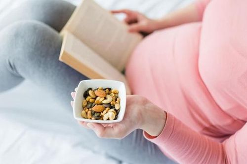 Lợi ích bất ngờ khi ăn các loại hạt trong 3 tháng đầu thai kỳ