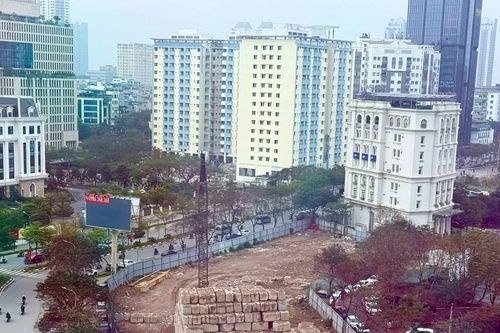 Ôm đất vàng gần 20 năm, ông lớn ngân hàng bị Hà Nội ra 'tối hậu thư'