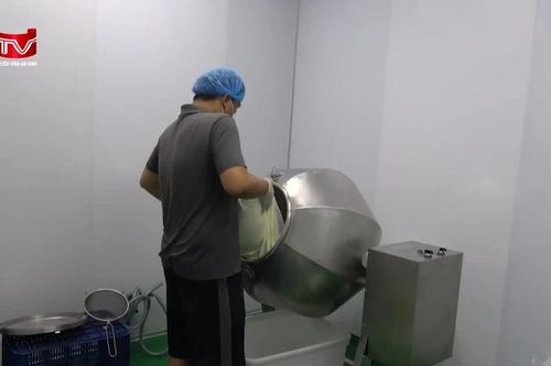 Hé lộ quy trình sản xuất thực phẩm chứa chất cấm