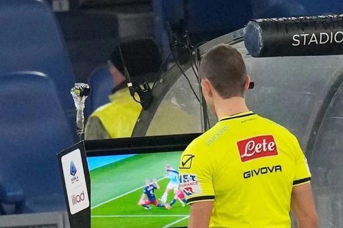 Bê bối chồng chất, bóng đá Italia lại dậy sóng