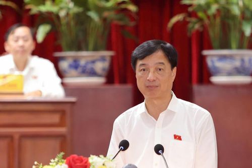 Trưởng ban Tổ chức Trung ương Nguyễn Duy Ngọc tiếp xúc cử tri Cần Thơ