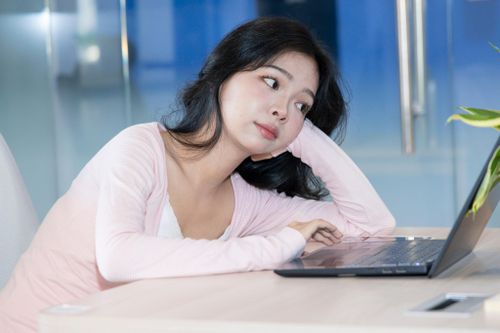 'Kẹt' giữa 2 kỳ nghỉ lễ
