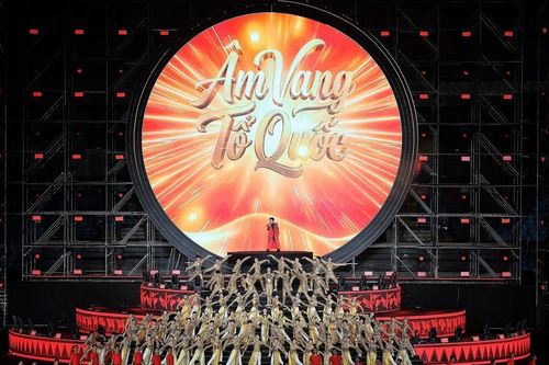 Xúc động, hùng tráng chương trình nghệ thuật đặc biệt 'Âm vang Tổ quốc'