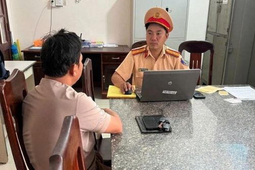 Đắk Lắk: Xử phạt tài xế xe tải vượt ẩu, suýt gây tai nạn trên đường Đông Trường Sơn