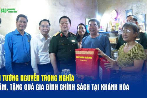 Đại tướng Nguyễn Trọng Nghĩa thăm, tặng quà gia đình chính sách tại Khánh Hòa