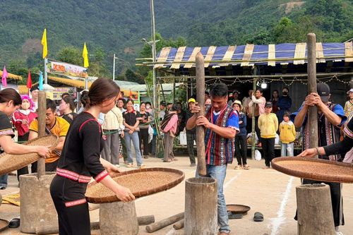 Đặc sắc chợ phiên vùng cao Trà Linh
