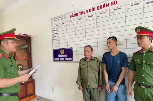 Vừa ra tù, lại xộ khám