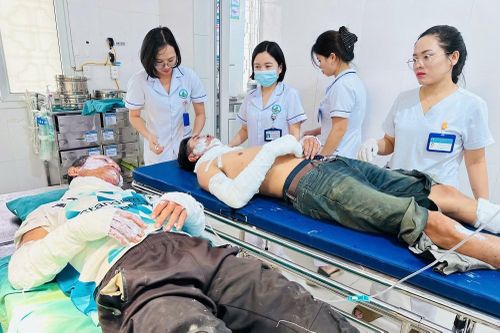 Hai người đàn ông bị bỏng gần 40% khi dùng bình gas thui thịt chó