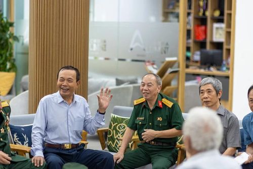 Những người lính Bách khoa về thăm trường: Hồi ức một thời hoa lửa