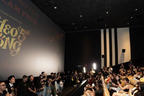 Khốc liệt cuộc đua phòng vé phim Việt: 'Heo năm móng' vượt 'Anh hùng'
