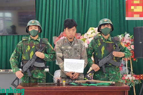 Bắt đối tượng tàng trữ trái phép vũ khí tự chế
