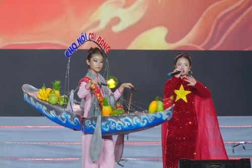 Chương trình 'Sông nước Tây Đô' - điểm nhấn của Lễ hội Bánh dân gian Nam Bộ