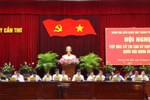 Bộ trưởng Bộ Tư pháp Hoàng Thanh Tùng tiếp xúc cử tri tại TP Cần Thơ