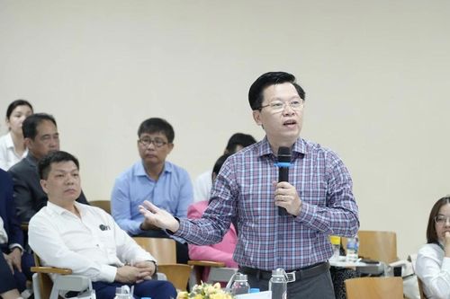 Đề xuất kì thi '2 trong 1' dành cho bác sĩ nội trú