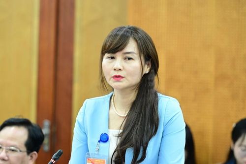 Rà soát, bố trí lại đội ngũ cán bộ công chức cấp xã, giảm số lượng thôn, tổ dân phố