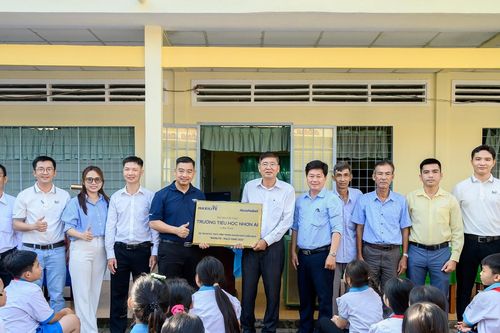 Maxilite - Rulô Vàng: 600 thợ sơn trở thành đại sứ lan tỏa sắc màu cộng đồng