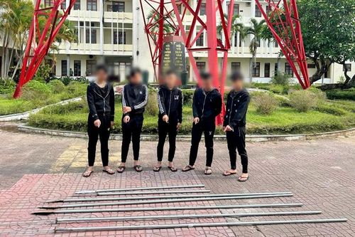 Cảnh báo hệ lụy từ trào lưu 'câu view' nguy hiểm trên mạng xã hội