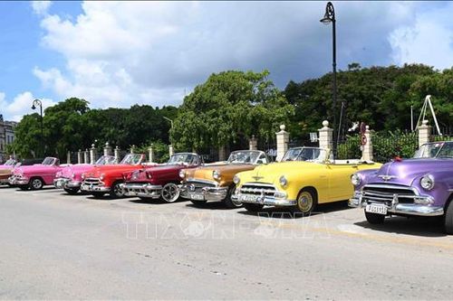 Xe ô tô cổ - di sản văn hóa giữa lòng thủ đô Cuba