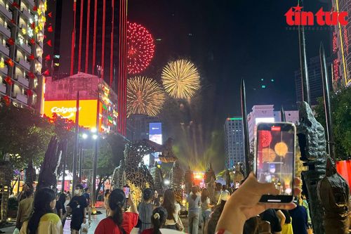 TP Hồ Chí Minh: Điều chỉnh giao thông phục vụ bắn pháo hoa dịp 30/4