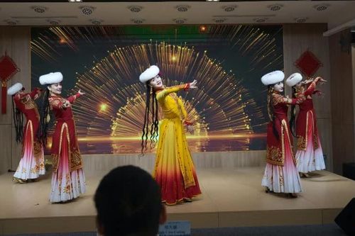 Mở rộng hợp tác du lịch Việt - Trung từ chương trình quảng bá Tân Cương