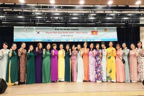 Viet Nam-Korea Family Festival in Seoul turns towards the roots