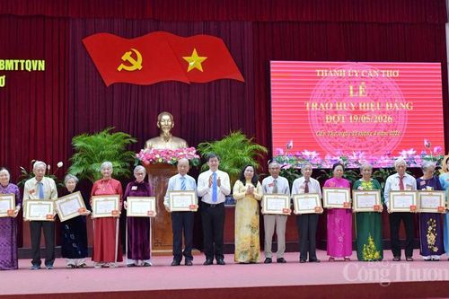 Cần Thơ họp mặt kỷ niệm 51 năm Giải phóng miền Nam, thống nhất đất nước