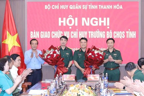 Hội nghị bàn giao chức vụ Chỉ huy trưởng Bộ Chỉ huy Quân sự tỉnh