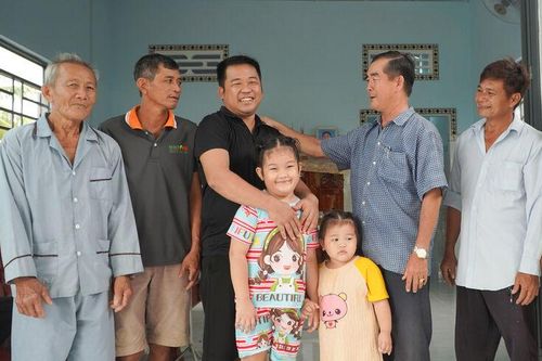 Bí thư chi bộ tận tụy vì dân