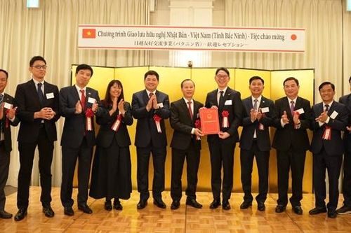 Tỉnh Bắc Ninh trao Giấy chứng nhận đăng ký đầu tư cho 2 dự án của doanh nghiệp Nhật Bản