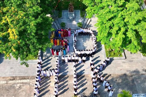 Trường THPT Huỳnh Thúc Kháng: Dấu ấn 50 năm xây dựng và phát triển