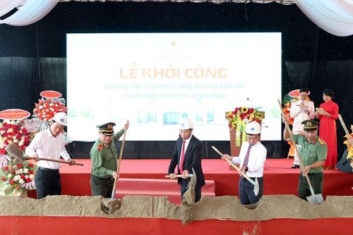 Chủ tịch HĐND tỉnh Lâm Đồng Lưu Văn Trung dự Lễ khởi công xây dựng trụ sở công an tại 3 xã biên giới