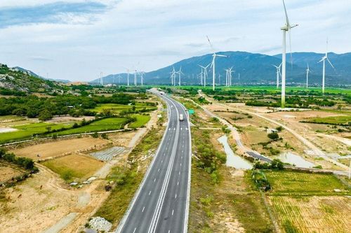 Cao tốc Cam Lâm - Vĩnh Hảo gần 9.000 tỷ đồng ghi nhận lưu lượng xe tăng kỷ lục