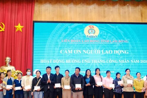 Phó Bí thư Tỉnh ủy Lâm Đồng Bùi Thắng dự chương trình 'Cảm ơn người lao động' năm 2026