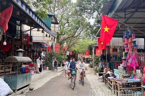 Bản Lác - điểm hẹn cuối tuần