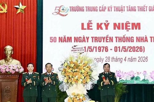 Trường Trung cấp Kỹ thuật Tăng thiết giáp kỷ niệm 50 năm ngày thành lập