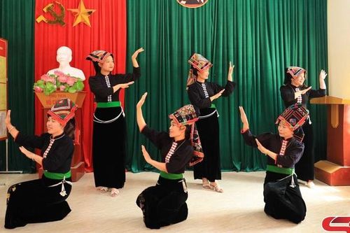 Mường Giôn đoàn kết xây dựng đời sống văn hóa