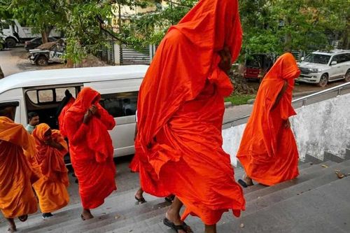 Sri Lanka bắt giữ 22 người giả danh tu sĩ Phật giáo vận chuyển chất gây nghiện